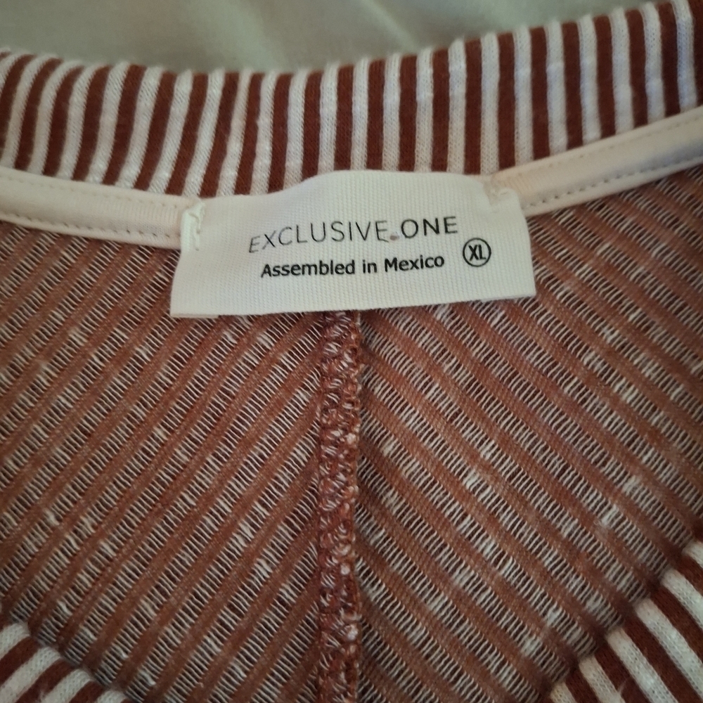 Exclusive One Women's Striped Short Sleeve Top - Picture 5 of 7
